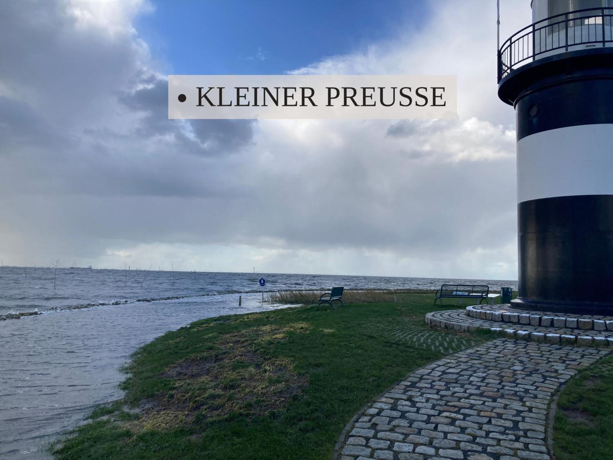Haus Krabbe: Pet-Friendly Apartment with Free Parking Wremen Exterior photo